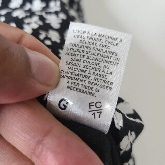 SOMETHING Navy floral mini Skirt sz XSmall - Picture 7 of 11